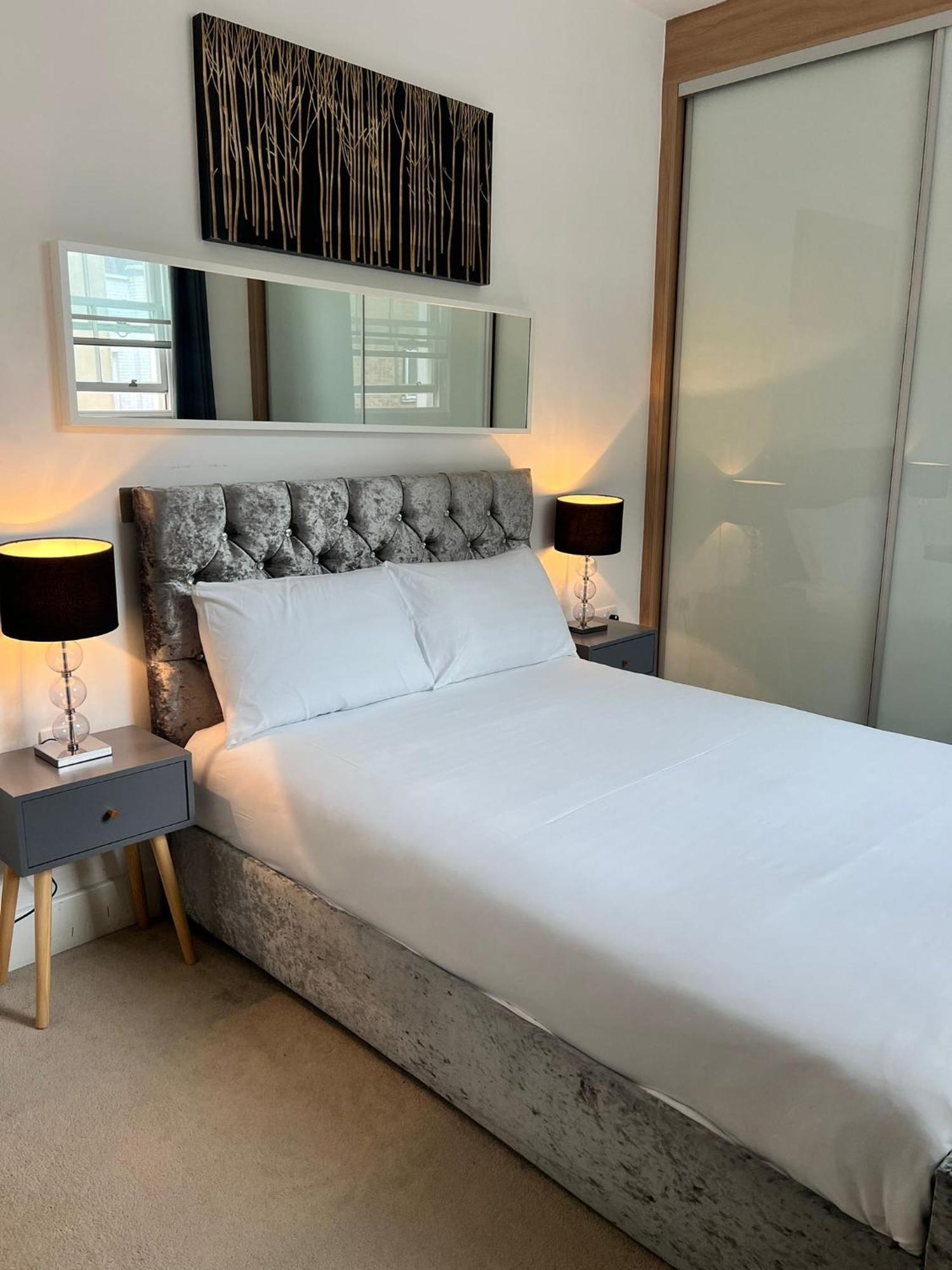 One Bedroom Apartment In Holborn ロンドン エクステリア 写真