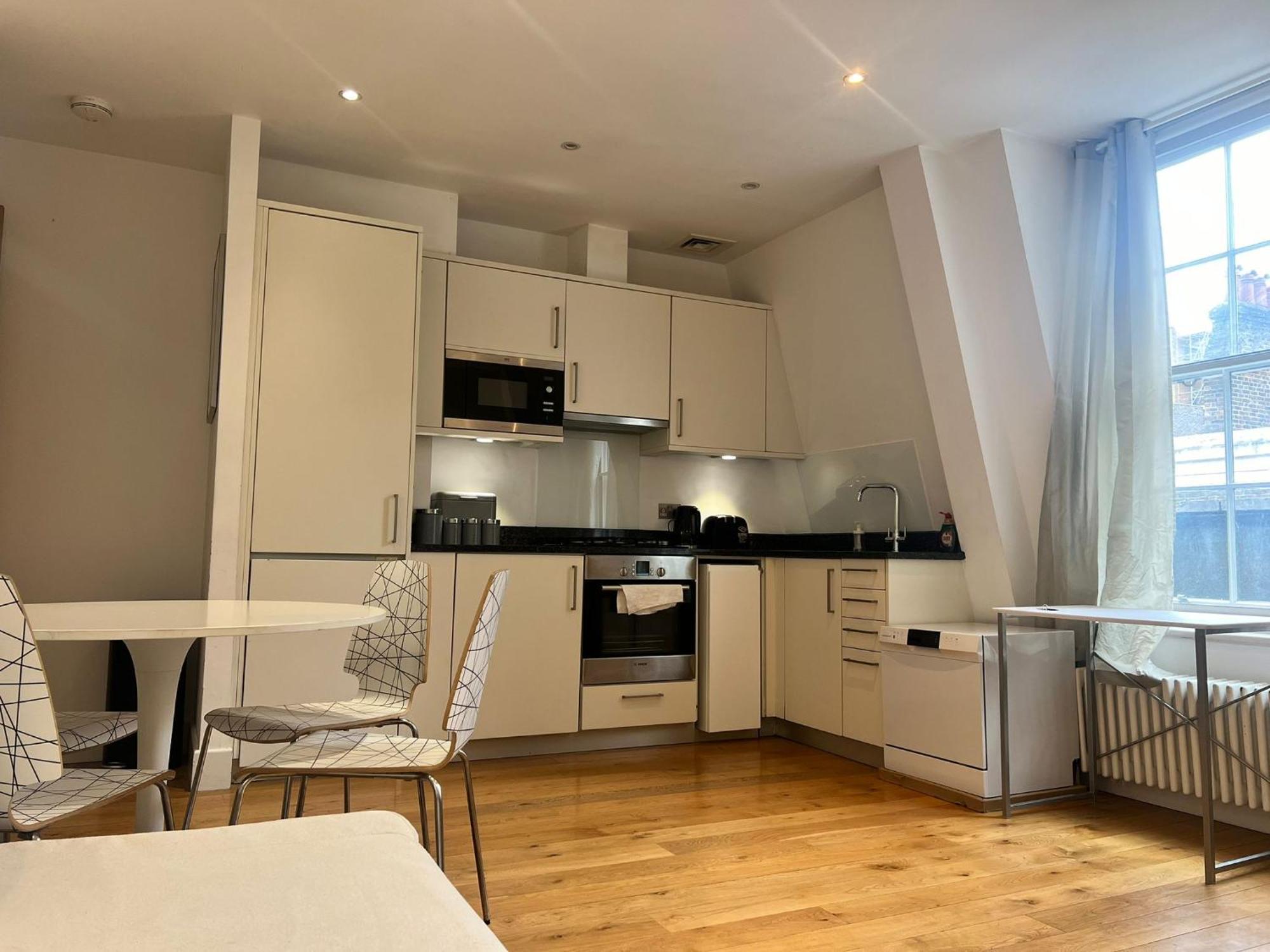 One Bedroom Apartment In Holborn ロンドン エクステリア 写真